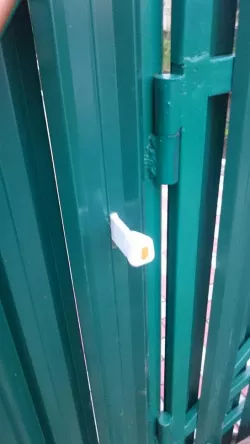 automatic mechanical latch