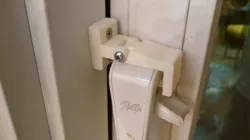 Bad Cat alpha v0.001 (Sliding Door Cat Lock)