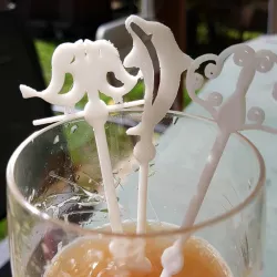 drink cocktail