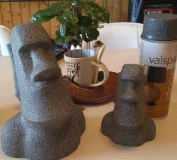 Moai statue -No overhang