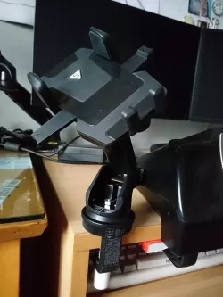 G-Clamp for replacing smartphone holder suction cup