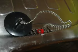 Spülbeckenstöpselkettenbefestigungsring or kitchen sink plug chain retainer ring