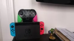 Nintendo switch pro controller holder
