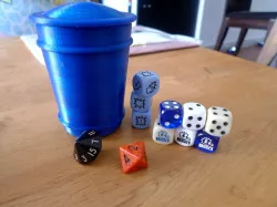 Simple dice cup with top
