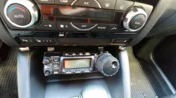 Universal head unit holder for Yaesu FT-857