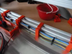 2020 cable guide (OpenSCAD)