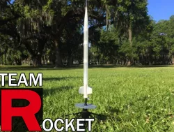 Model Rocket- Works with Estes Engines