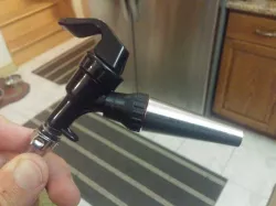 Portable stout faucet adapter