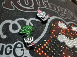 skull badge