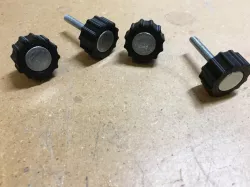 Thumb screw for M2