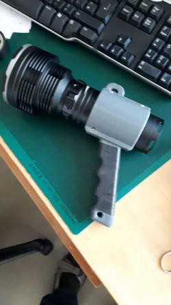 AceBeam K70 pistol grip 