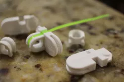 Cable chain / cable tie