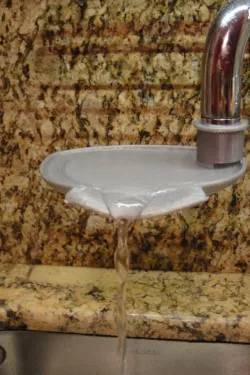 Cat water fountain for tap
