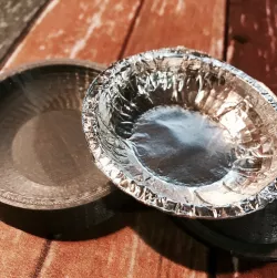 Disposable food plate maker for cats