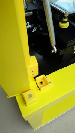 Quick-Detach LACK-top 12V Power Connector