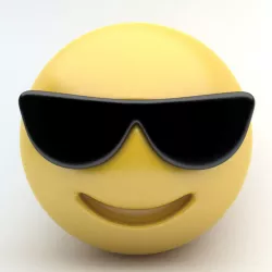 EMOTICON sunglasses Low-poly  3D model