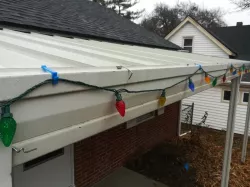 Christmas Light Clip