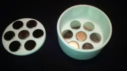 Floating magnetic footer