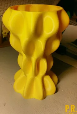Kakete Vase