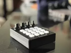 UNTZtrument Slim Midi Controller