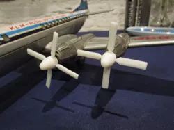 Nomura, Japan - Spanwijdte 42 cm