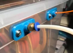 Angled Dry Box Feeder with Source