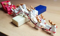 Chain Harness for Santa Sleigh with Reindeer and Lego minifigures