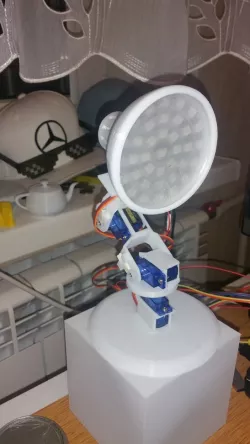 Servo Lamp