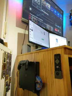 Wall mount for PlayStation 4 (PS4) Slim