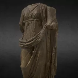 Fortuna holding cornucopia on the left arm