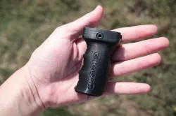 Q-Grip foregrip for small toy guns