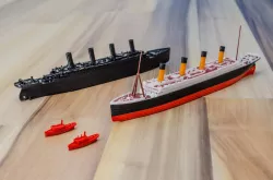 RMS TITANIC - scale 1/1000 