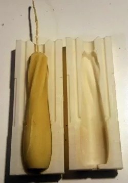 Simple Mold for Candlemaking