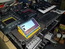 7" Touchscreen Stand