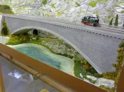 Bridge corner stones (arc)