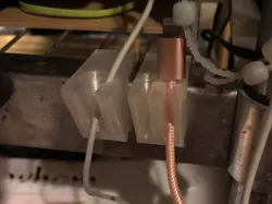 Cable clip for wire cart
