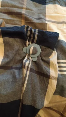 Duvet Cover / Bed Sheets Clip
