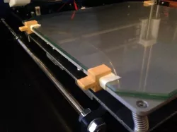 Pinza para fijar cristal en cama caliente / Clamp for fixing glass in hot bed