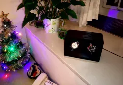 Watch winder for 2 automatic watches