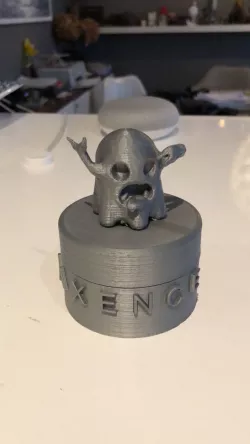 Box with Thread and top Thread to fix any character!