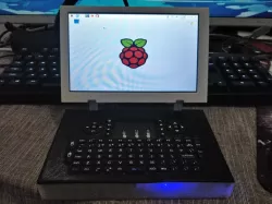 Budget solid Raspberry Pi laptop with 7 inch screen