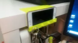 IPhone 7 vs Ikea Lack /w keys