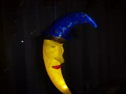 Mr. Moon-LED