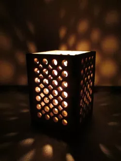 Tealight candle holder