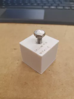 Thread Test Cube