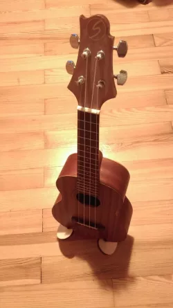 Ukulele Stand