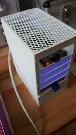 1-to-4 HDD Stackable Raspberry NAS with PSU v1
