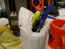 Cubify shark pencil cup!