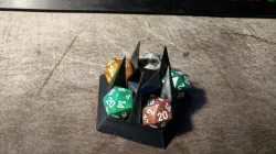 D20 Holder