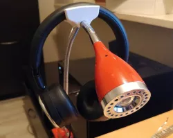 Flex lamp headphones mount